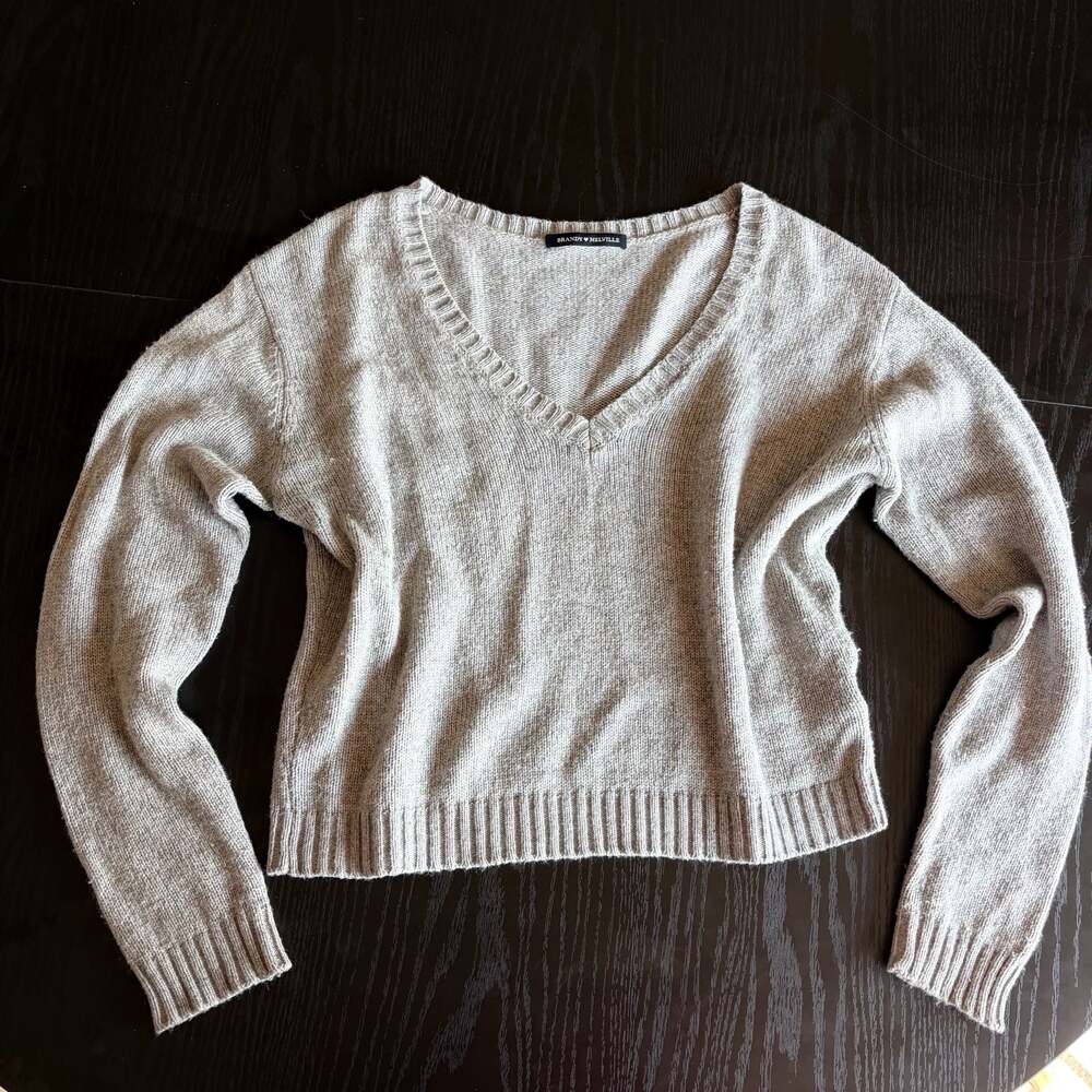Brandy Melville Gray V-Neck Cashmere Blend Knit Sweater